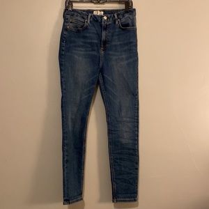EUC We The Free skinny jeans size 31